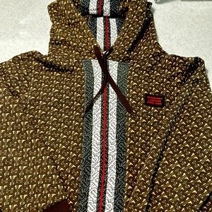 LIKE NEW Burberry Sweatshirt Monogram